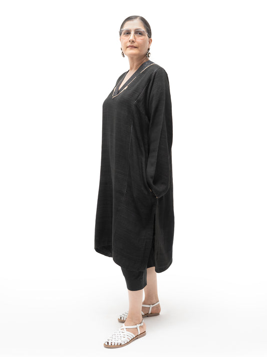 Hand Embroidered Gicha Silk Feron – Black